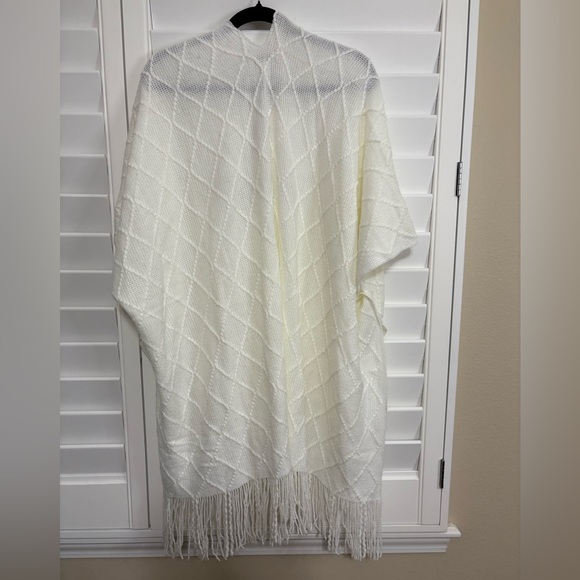 NWT Style & Co cream cable knit poncho fringe and a faux leather buckle closure - Picture 2 of 4